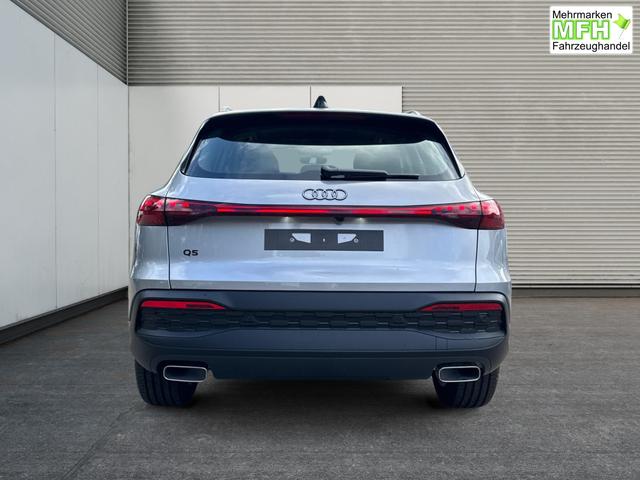 Audi / Q5 / Silber / / / AHK+NAVI+LED+SHZ+PDC