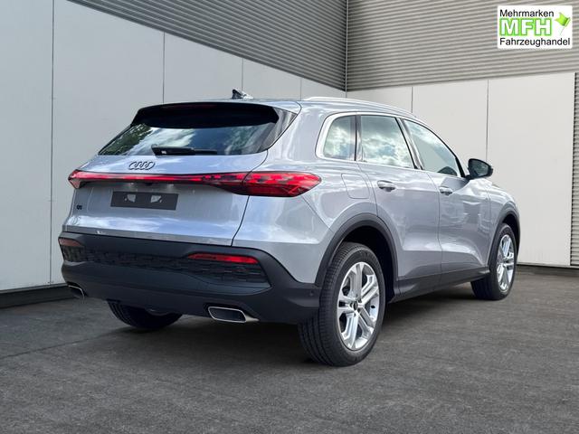 Audi / Q5 / Silber / / / AHK+NAVI+LED+SHZ+PDC