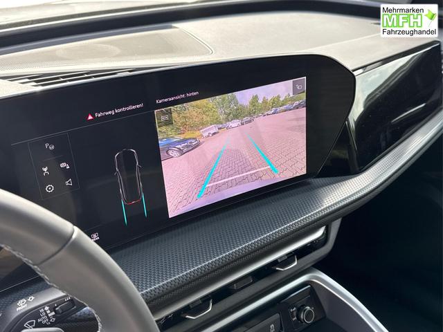 Audi / Q5 / Silber / / / AHK+NAVI+LED+SHZ+PDC