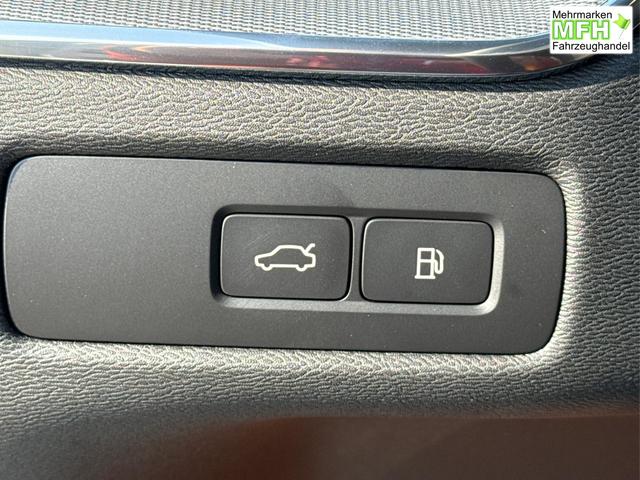 Volvo / XC60 / / / / T6 AWD AHK+360&deg;KAMERA+EL.HECKKL.+PDC+LED+SHZ+21ALU