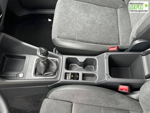 Volkswagen / Caddy / / / / 4x4+LANE ASSIST+NAVI+KAM+SHZ+KLIMA+AHK+ACC