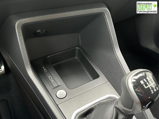 Volkswagen / Caddy / / / / 4x4+LANE ASSIST+NAVI+KAM+SHZ+KLIMA+AHK+ACC