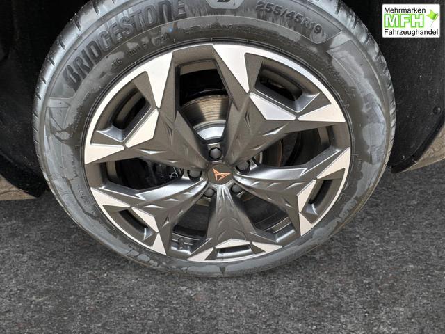 Cupra / Terramar / Schwarz / / / 4Drive PANO+NAVI+SENNHEISER+MATRIX+MEMORY+HUD+KAM+ACC+EL.HECKKL.