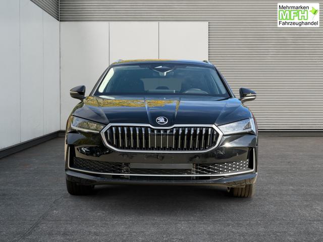 Skoda / Superb Combi / / / / AHK+NAVI+KAM+EL.HECKKL.+KESSY