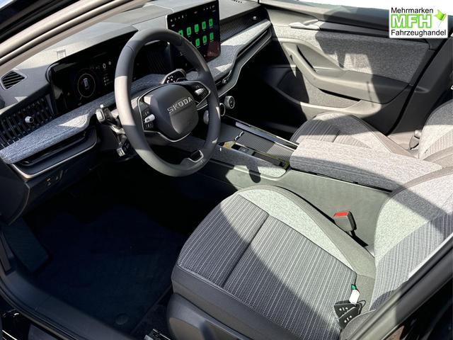 Skoda / Superb Combi / / / / AHK+NAVI+KAM+EL.HECKKL.+KESSY