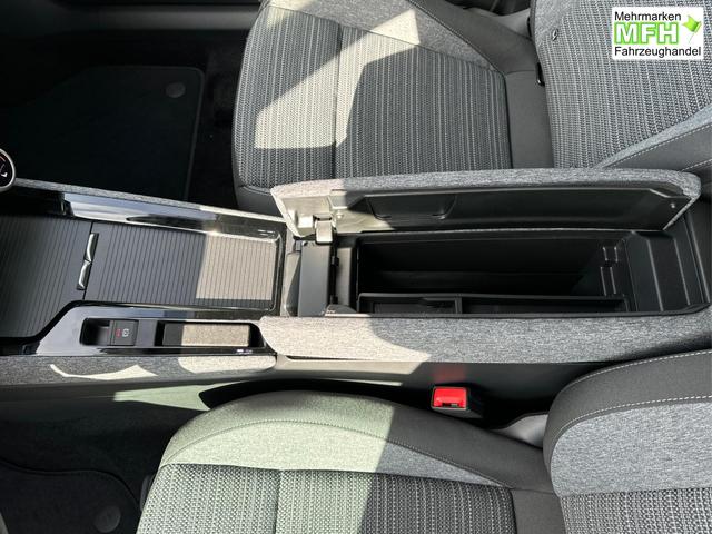 Skoda / Superb Combi / / / / AHK+NAVI+KAM+EL.HECKKL.+KESSY