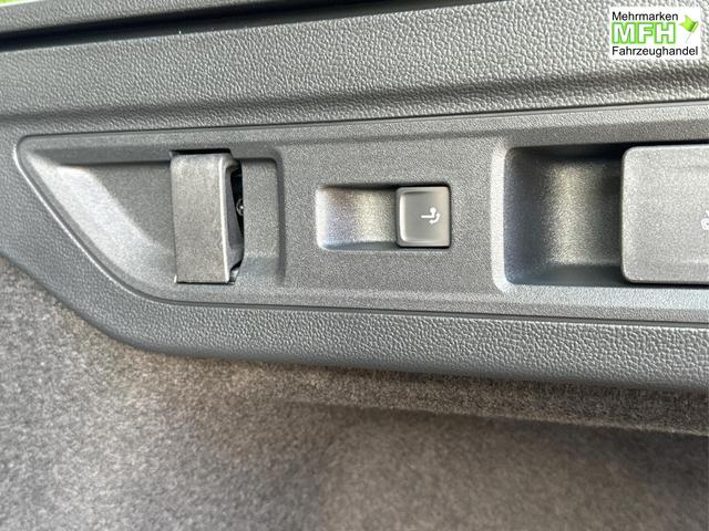 Skoda / Superb Combi / / / / AHK+NAVI+KAM+EL.HECKKL.+KESSY