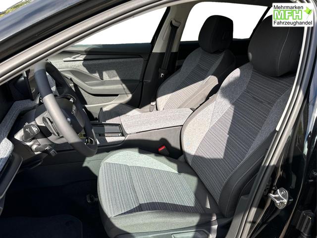 Skoda / Superb Combi / / / / AHK+NAVI+KAM+EL.HECKKL.+KESSY