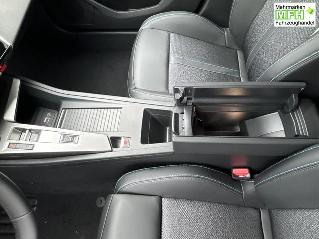 Peugeot / 308 / Schwarz / / / SHZ+KAMERA+NAVI+KEYLESS+ACC+17 LM