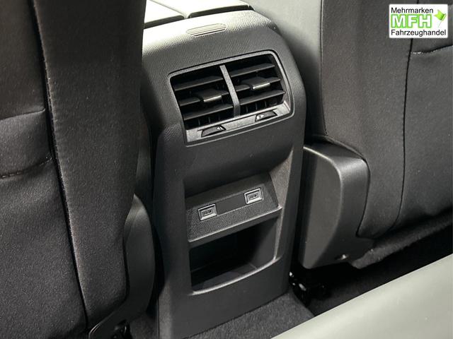 Peugeot / 308 / Schwarz / / / SHZ+KAMERA+NAVI+KEYLESS+ACC+17 LM