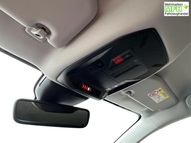 Peugeot / 308 / Schwarz / / / SHZ+KAMERA+NAVI+KEYLESS+ACC+17 LM