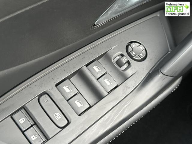 Peugeot / 308 / Schwarz / / / SHZ+KAMERA+NAVI+KEYLESS+ACC+17 LM