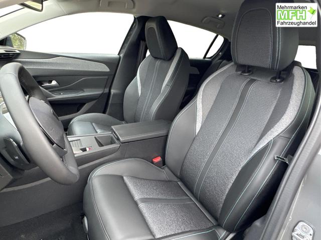 Peugeot / 308 / Grau / / / SHZ+KAMERA+NAVI+KEYLESS+ACC+17 LM