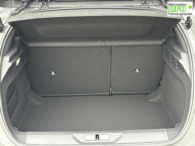 Peugeot / 308 / Grau / / / SHZ+KAMERA+NAVI+KEYLESS+ACC+17 LM