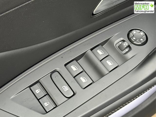 Peugeot / 308 / Grau / / / SHZ+KAMERA+NAVI+KEYLESS+ACC+17 LM