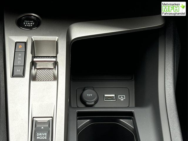 Peugeot / 308 / Grau / / / SHZ+KAMERA+NAVI+KEYLESS+ACC+17 LM