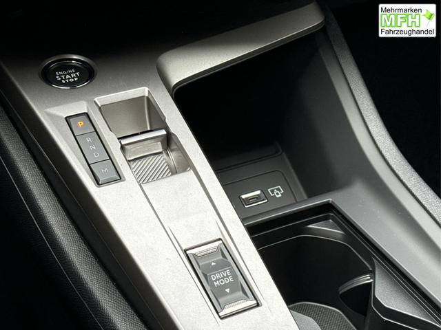 Peugeot / 308 / Grau / / / SHZ+KAMERA+NAVI+KEYLESS+ACC+17 LM