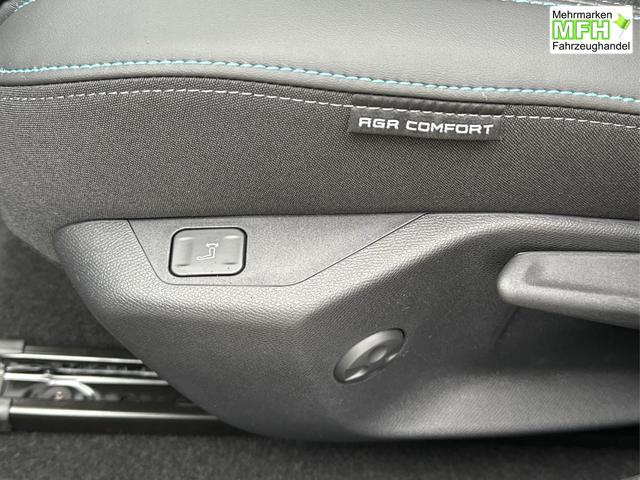 Peugeot / 308 / Schwarz / / / SHZ+KAMERA+NAVI+KEYLESS+ACC+17 LM