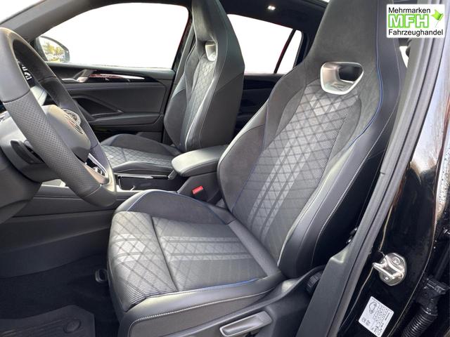 Volkswagen / Tiguan / Schwarz / / / 4x4 AHK+PANO+STANDHZG+20 ALU+eHK