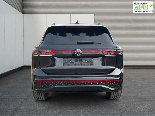 Volkswagen / Tiguan / Schwarz / / / 4x4 AHK+PANO+STANDHZG+20 ALU+eHK