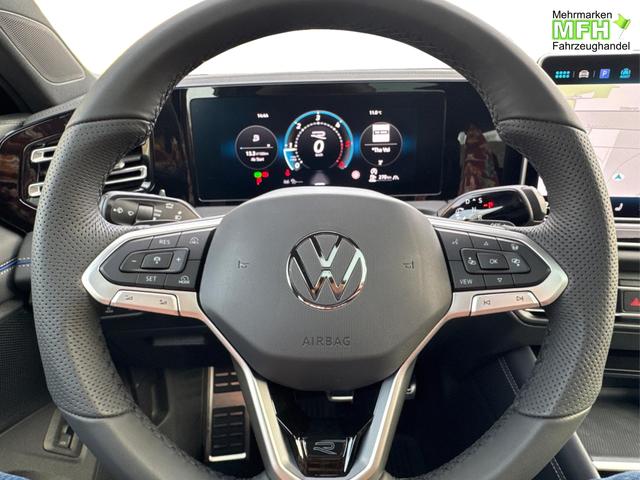 Volkswagen / Tiguan / Schwarz / / / 4x4 AHK+PANO+STANDHZG+20 ALU+eHK