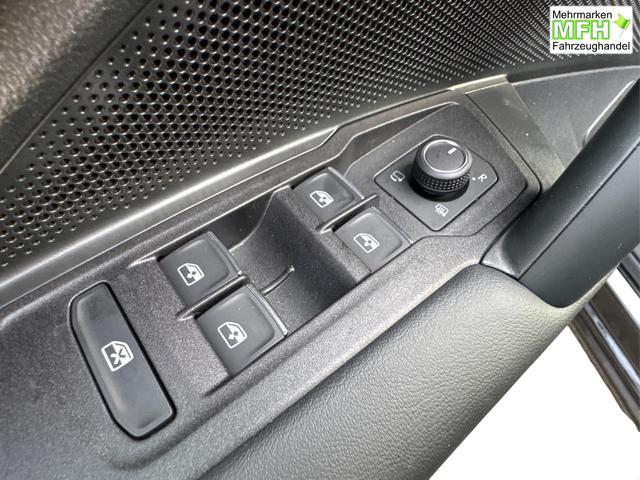 Volkswagen / Tiguan / Schwarz / / / 4x4 AHK+PANO+STANDHZG+20 ALU+eHK