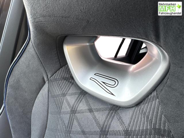 Volkswagen / Tiguan / Schwarz / / / 4x4 AHK+PANO+STANDHZG+20 ALU+eHK