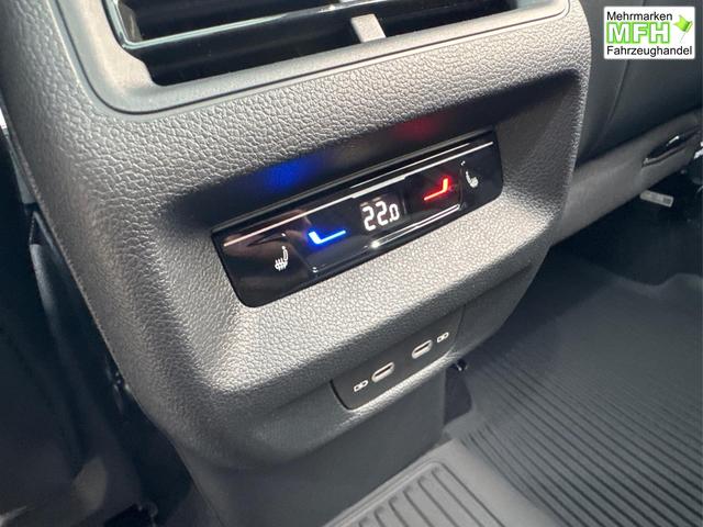 Volkswagen / Tiguan / Schwarz / / / 4x4 AHK+PANO+STANDHZG+20 ALU+eHK