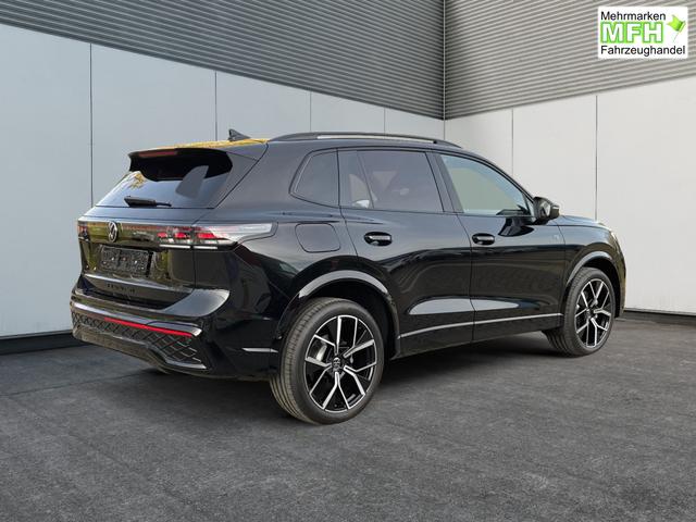 Volkswagen / Tiguan / Schwarz / / / 4x4 AHK+PANO+STANDHZG+20 ALU+eHK