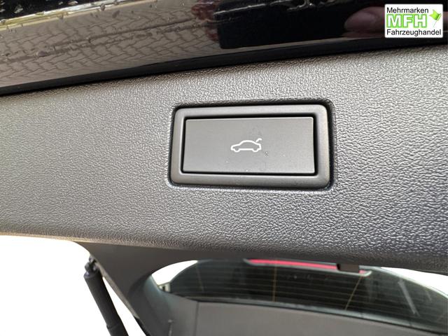 Volkswagen / Tiguan / Schwarz / / / 4x4 AHK+PANO+STANDHZG+20 ALU+eHK