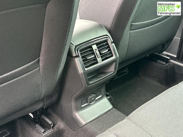 Skoda / Karoq / Schwarz / / / AHK+KAMERA+EL. HECKKL.+SHZ+ACC+KESSY+18''ALU