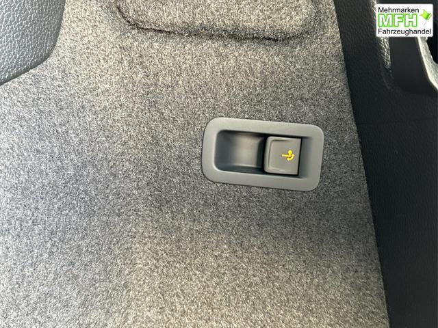 Skoda / Karoq / Schwarz / / / AHK+el.HECKKLAPPE+KAMERA+PDC+KESSY+ACC