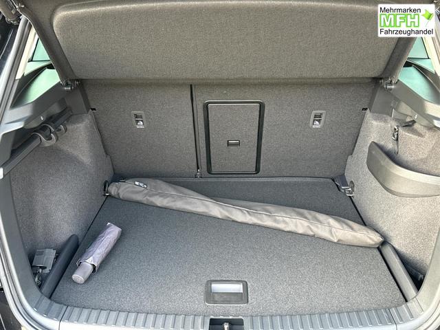 Skoda / Karoq / Schwarz / / / AHK+el.HECKKLAPPE+KAMERA+PDC+KESSY+ACC