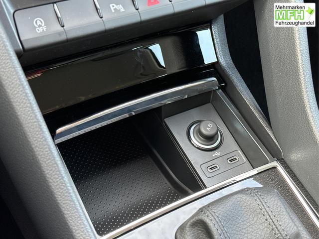 Skoda / Karoq / Schwarz / / / AHK+el.HECKKLAPPE+KAMERA+PDC+KESSY+ACC