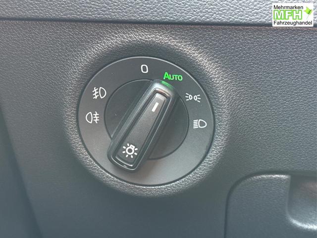 Skoda / Karoq / Schwarz / / / AHK+el.HECKKLAPPE+KAMERA+PDC+KESSY+ACC