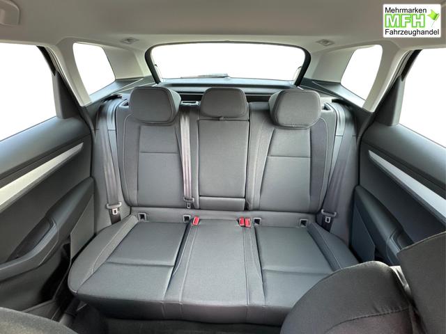 Skoda / Karoq / Schwarz / / / AHK+el.HECKKLAPPE+KAMERA+PDC+KESSY+ACC