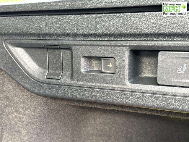 Volkswagen / Passat Variant / Silber / / / DSG+AHK+PANO+NAVI+ACC+KAMERA+LED+MASSAGE