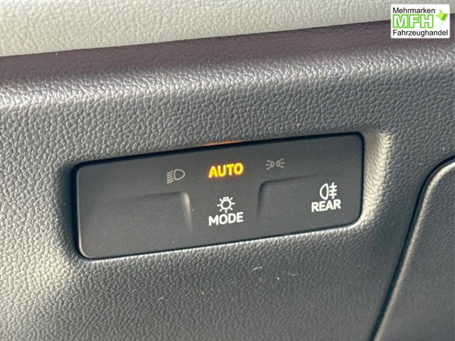 Volkswagen / Passat Variant / Silber / / / DSG+AHK+PANO+NAVI+ACC+KAMERA+LED+MASSAGE