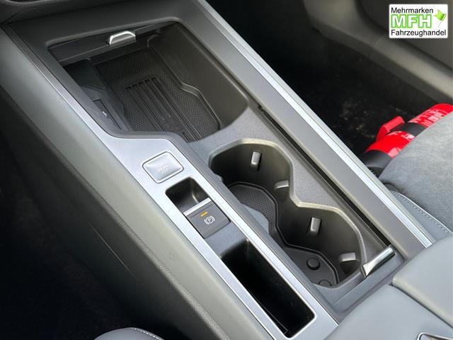 Volkswagen / Passat Variant / Silber / / / DSG+AHK+PANO+NAVI+ACC+KAMERA+LED+MASSAGE