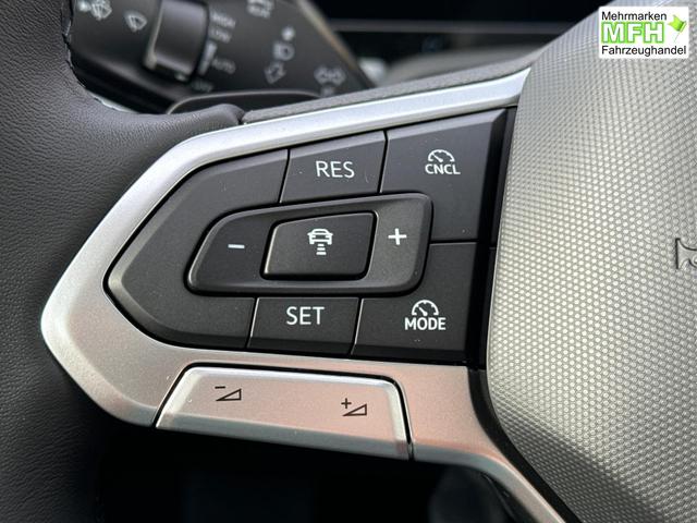 Volkswagen / Passat Variant / Silber / / / DSG+AHK+PANO+NAVI+ACC+KAMERA+LED+MASSAGE