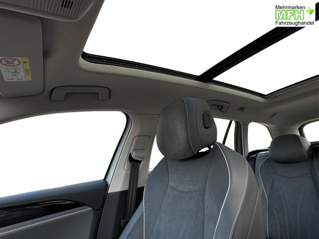 Volkswagen / Passat Variant / Silber / / / DSG+AHK+PANO+NAVI+ACC+KAMERA+LED+MASSAGE