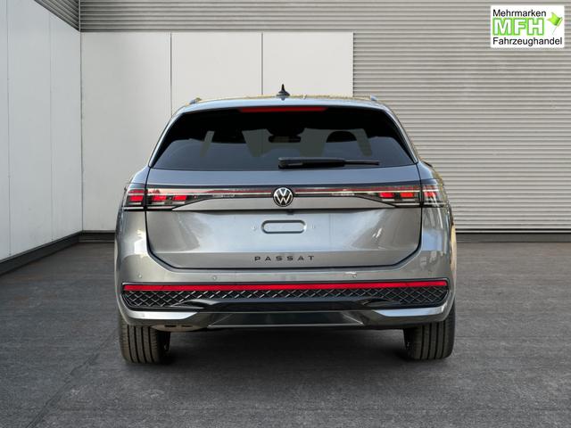 Volkswagen / Passat Variant / Grau / / / AHK+PANO+NAVI+Head-UP+Matrix-LED+ACC