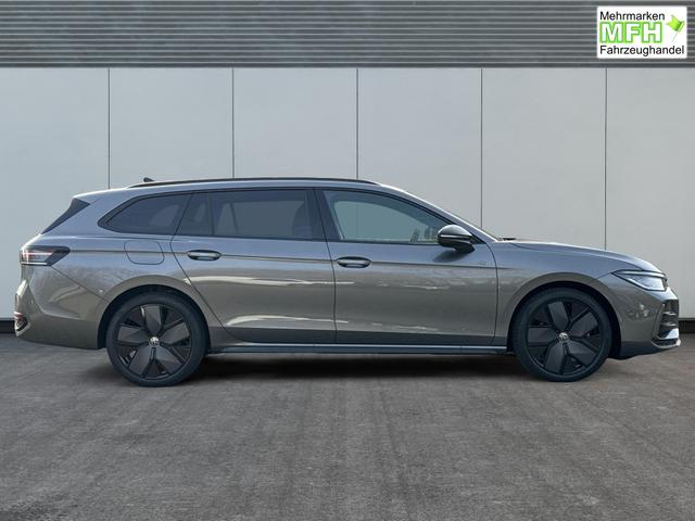 Volkswagen / Passat Variant / Grau / / / AHK+PANO+NAVI+Head-UP+Matrix-LED+ACC