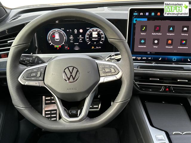 Volkswagen / Passat Variant / Grau / / / AHK+PANO+NAVI+Head-UP+Matrix-LED+ACC