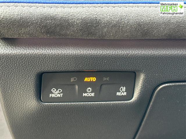 Volkswagen / Passat Variant / Grau / / / AHK+PANO+NAVI+Head-UP+Matrix-LED+ACC