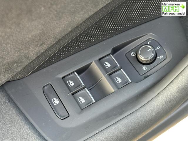 Volkswagen / Passat Variant / Grau / / / AHK+PANO+NAVI+Head-UP+Matrix-LED+ACC