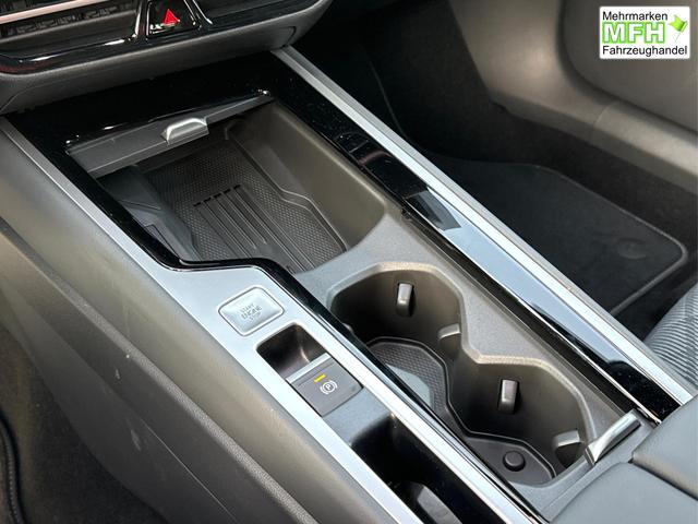 Volkswagen / Passat Variant / Grau / / / AHK+PANO+NAVI+Head-UP+Matrix-LED+ACC