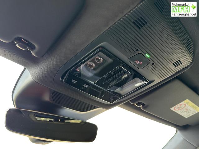 Volkswagen / Passat Variant / Grau / / / AHK+PANO+NAVI+Head-UP+Matrix-LED+ACC