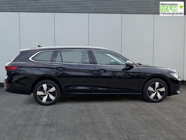 Volkswagen / Passat Variant / Schwarz / / / DSG+AHK+MASSAGE+NAVI+ACC+KAMERA+LED+17 ALU