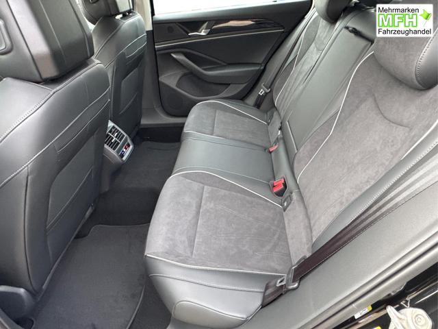 Volkswagen / Passat Variant / Schwarz / / / DSG+AHK+MASSAGE+NAVI+ACC+KAMERA+LED+17 ALU